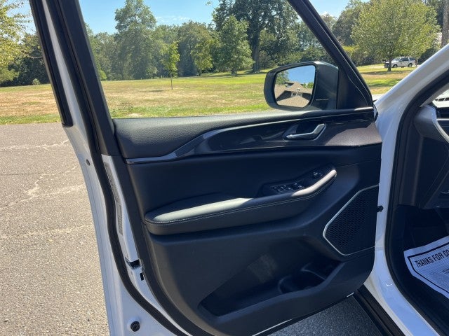 2022 Jeep Grand Cherokee Laredo