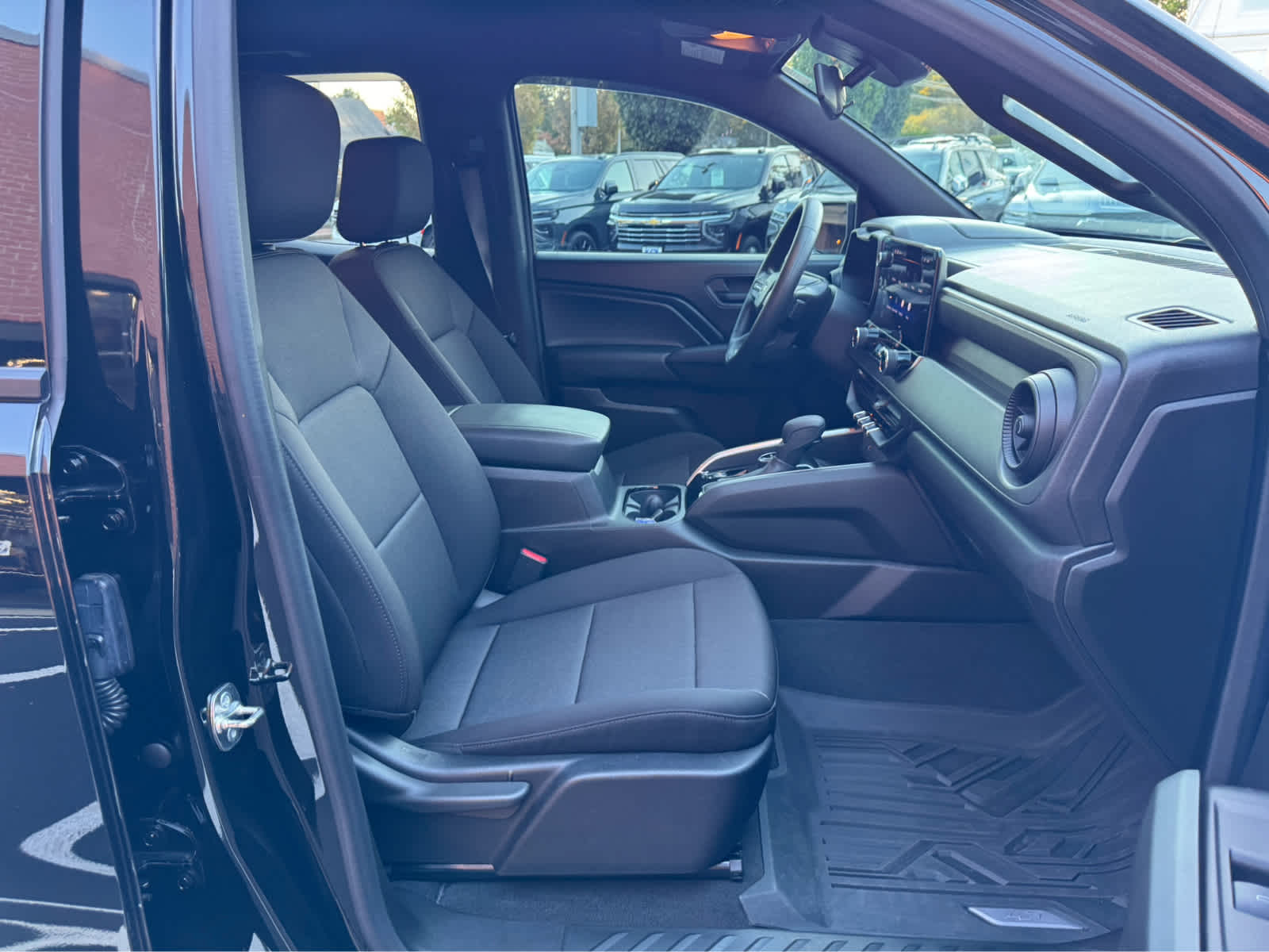 2024 Chevrolet Colorado Trail Boss - Photo 46