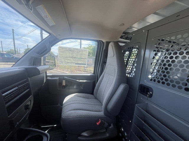 2024 Chevrolet Express Cargo 3500 WT