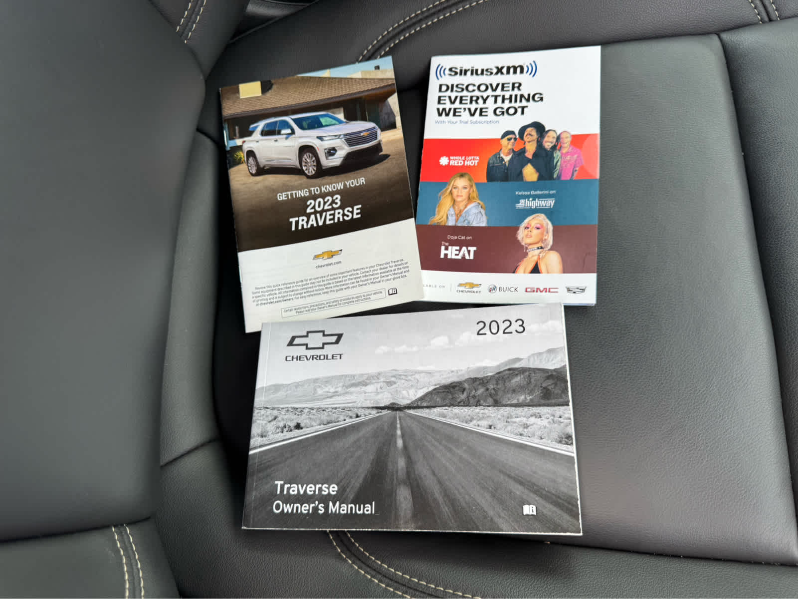 2023 Chevrolet Traverse LT Leather