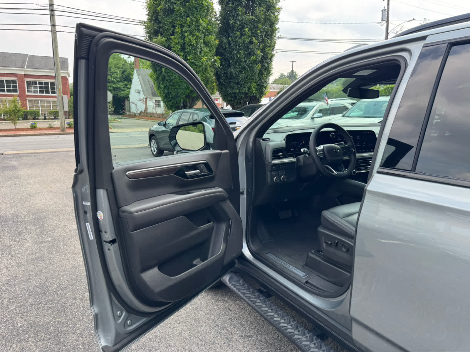 2025 Chevrolet Suburban Z71