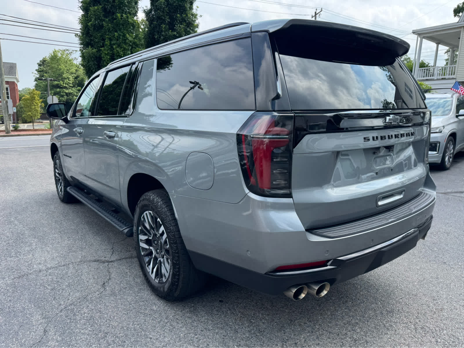 2025 Chevrolet Suburban Z71