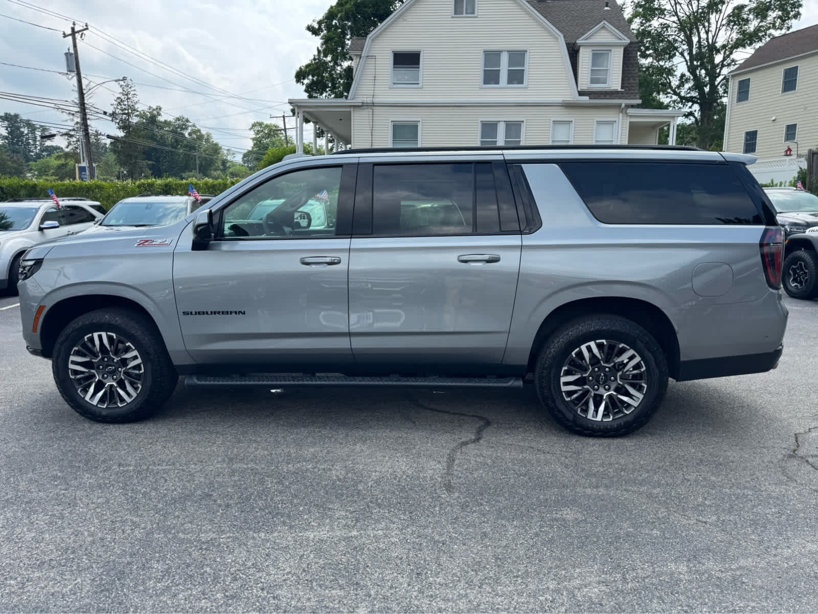 2025 Chevrolet Suburban Z71
