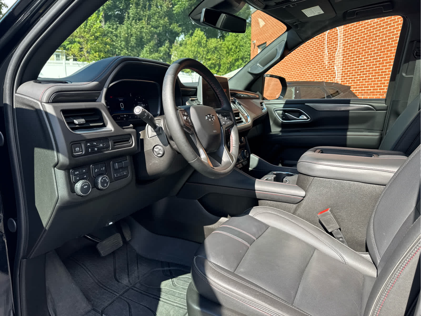 2024 Chevrolet Suburban RST - Photo 14