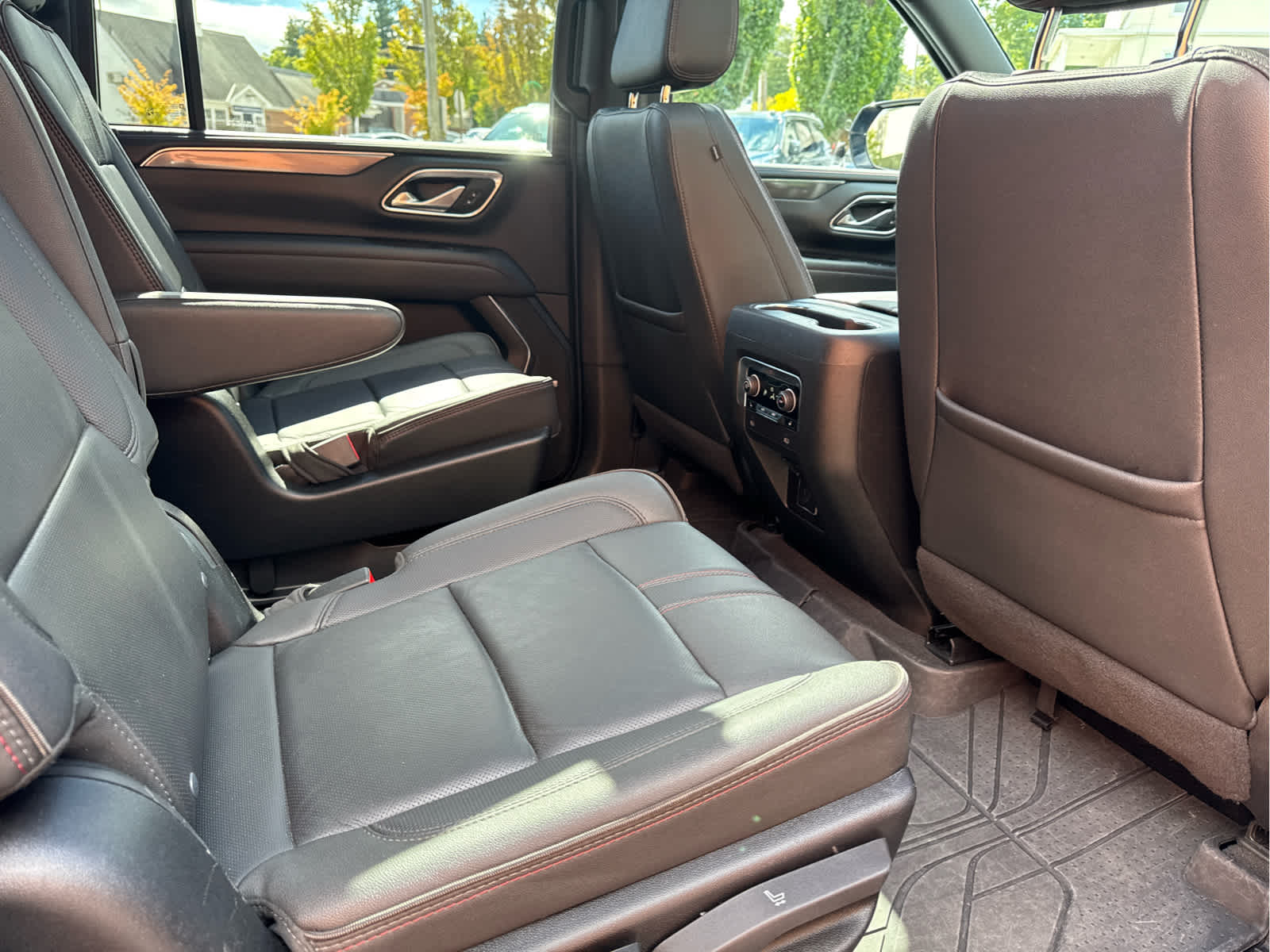 2024 Chevrolet Suburban RST - Photo 31