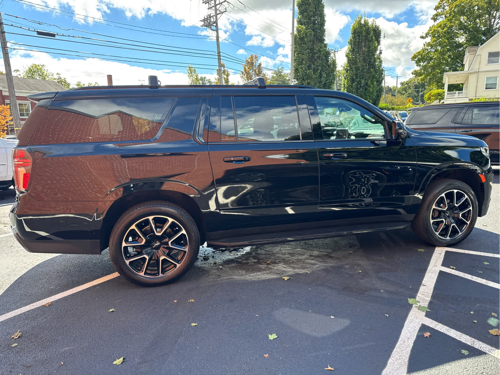 2024 Chevrolet Suburban RST - Photo 7