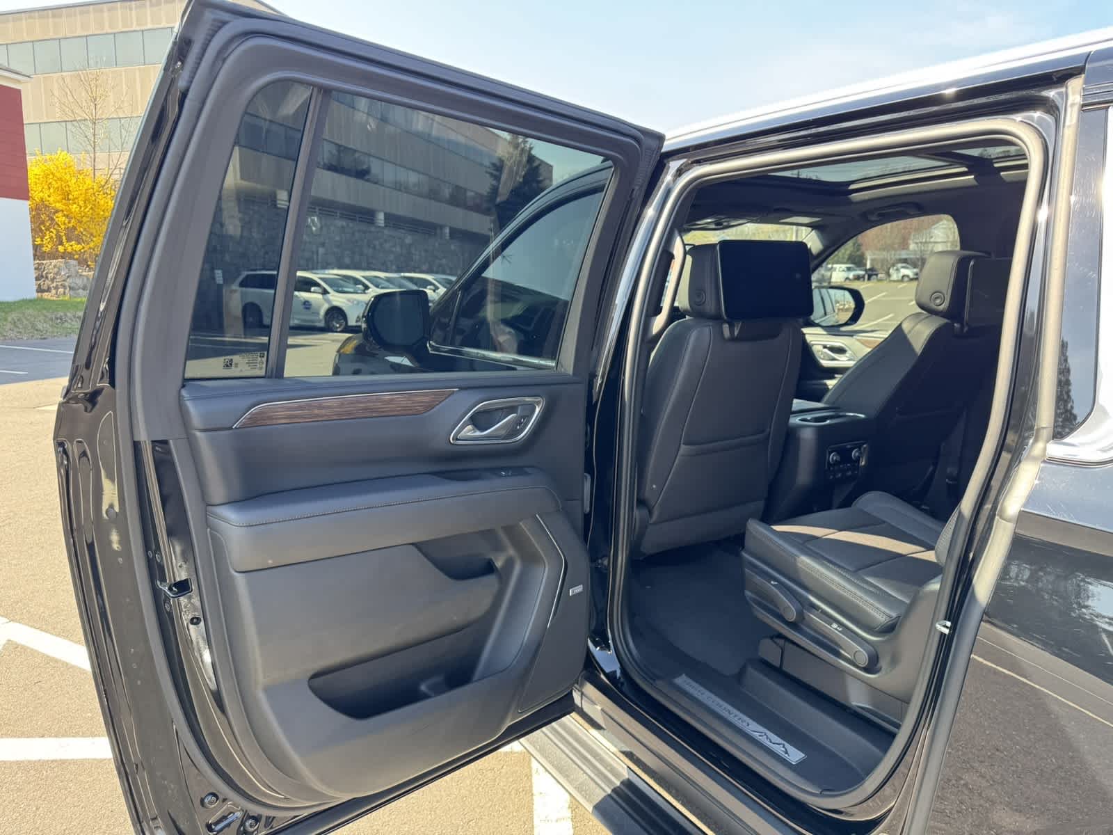 2024 Chevrolet Suburban High Country