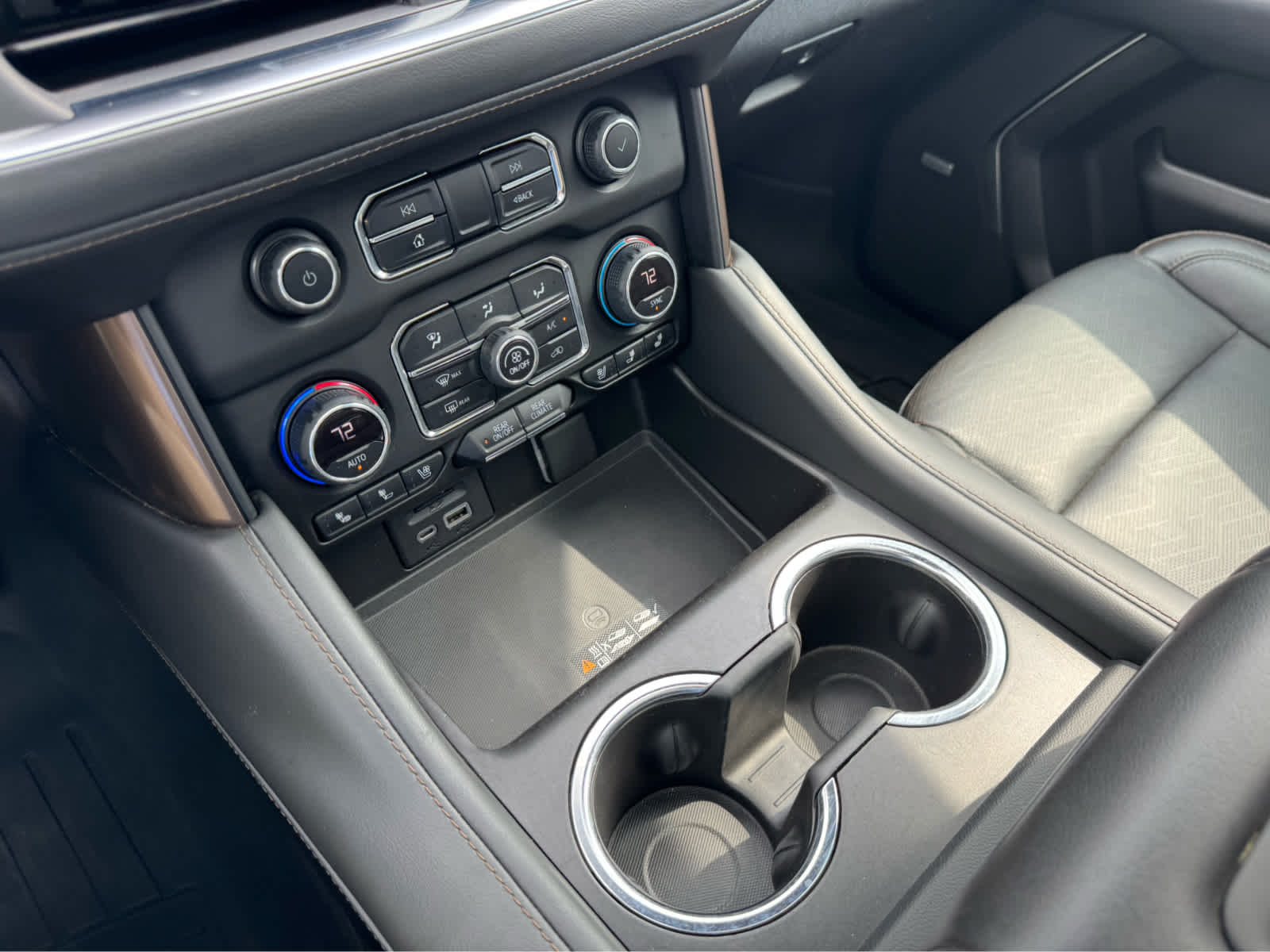 2021 Chevrolet Suburban High Country