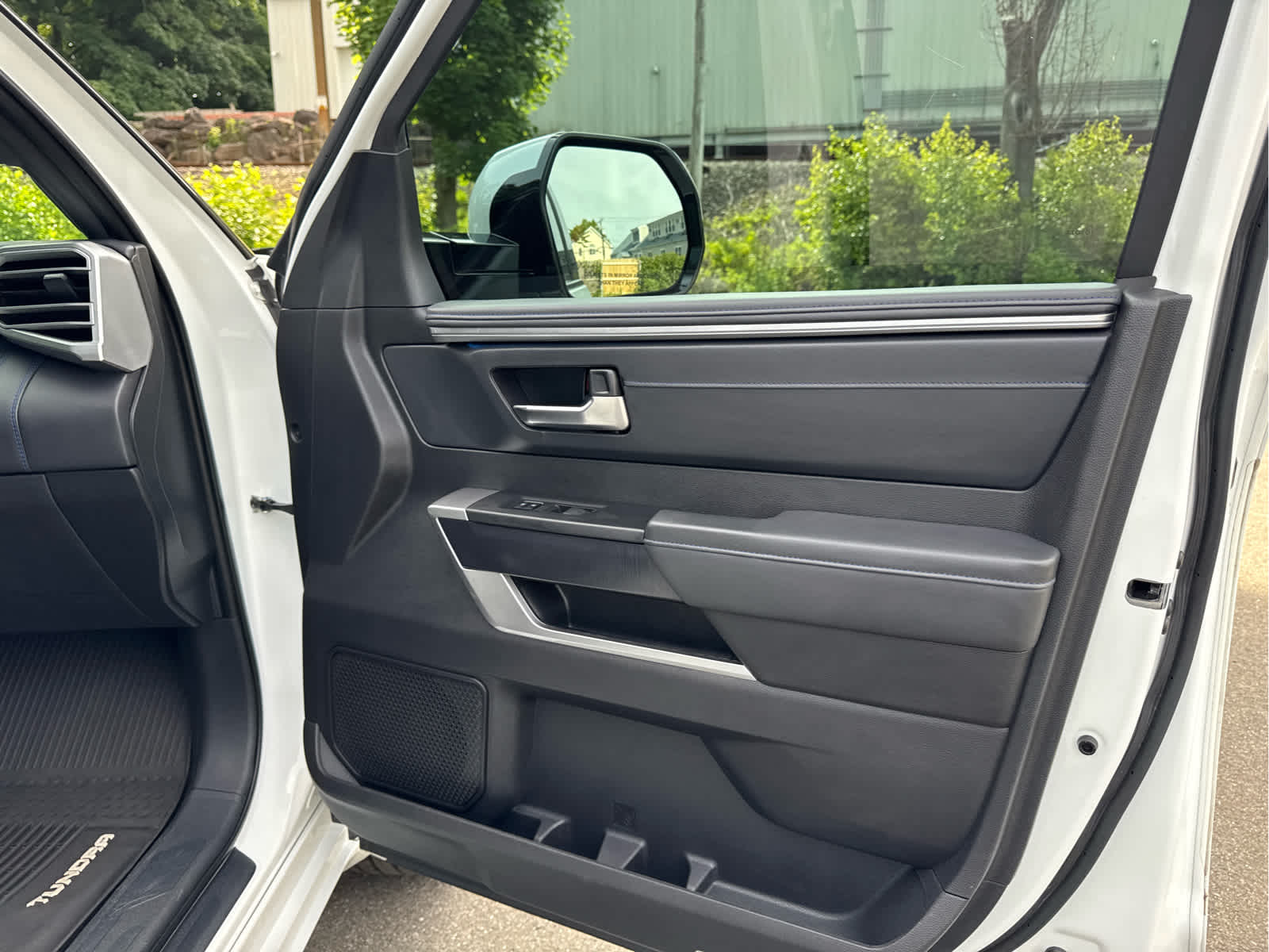2023 Toyota Tundra 4WD Platinum Hybrid
