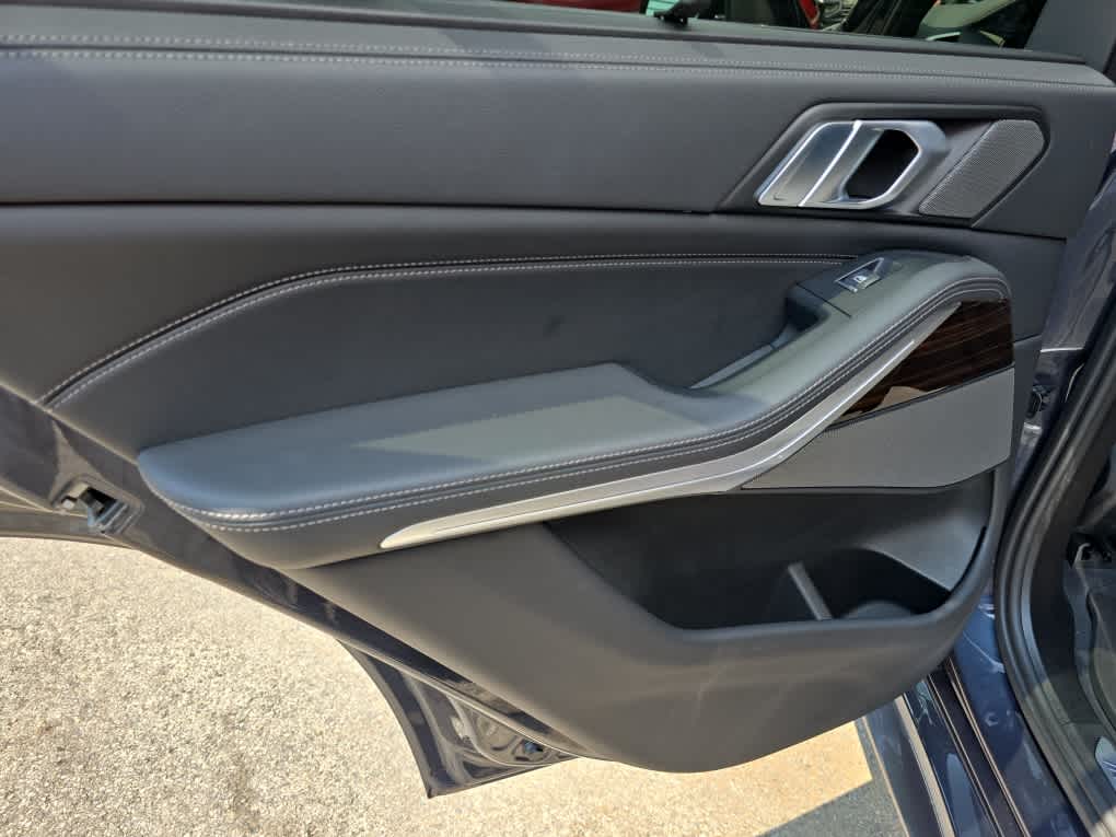 2020 BMW X5 M50i